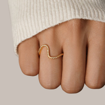 Swirl Curve Crystal Ring